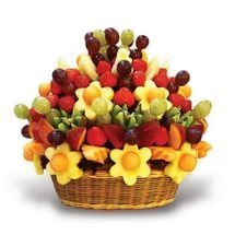 Фруктовая корзина "Цветы из ананасов"